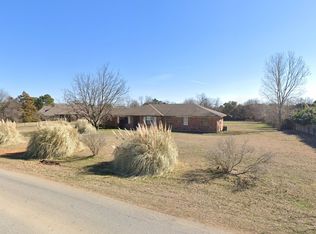 560 Waketon Rd, Lewisville, TX 75077