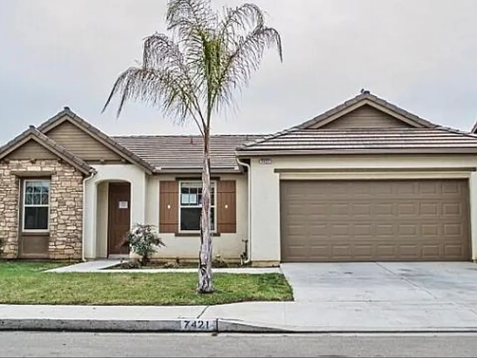 7421 E Redlands Ave