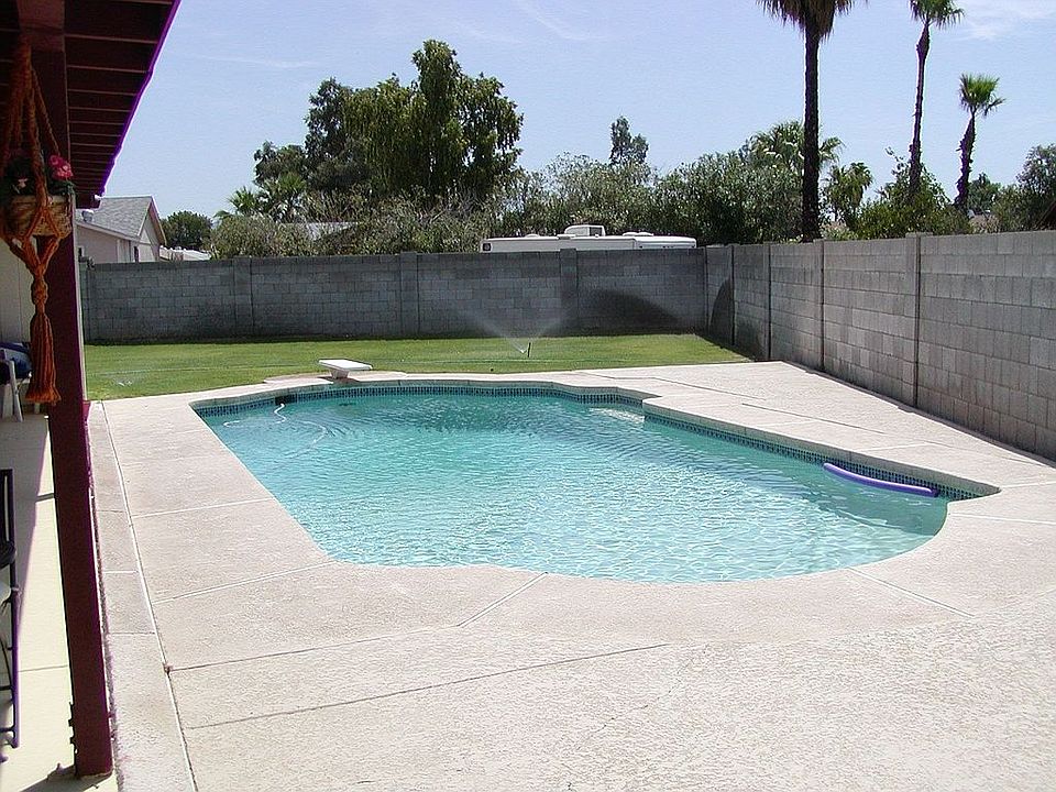 Diving Pool Picture