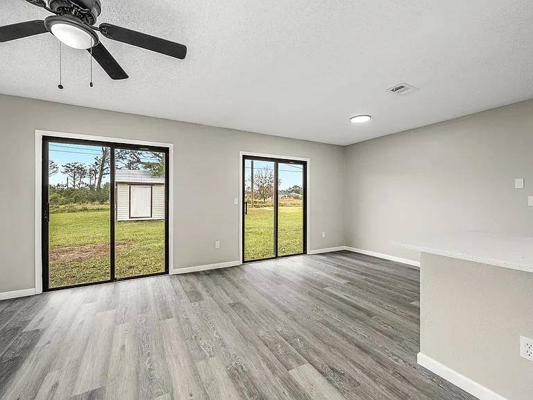 1430 Valerius St SE — Photo 10