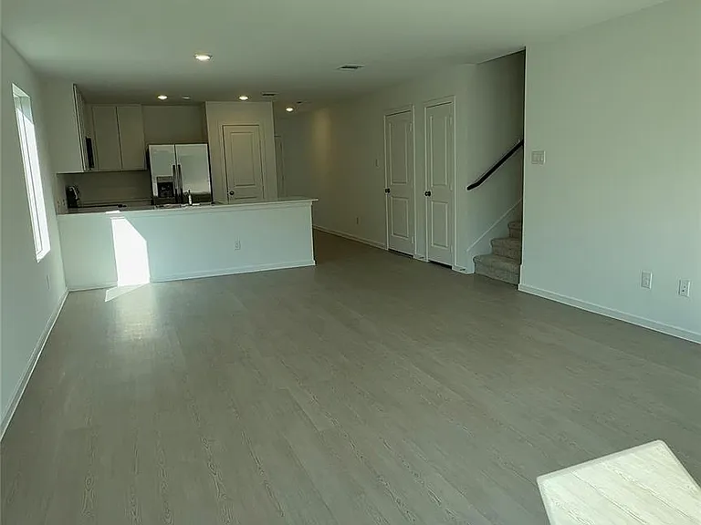 331 Parkin Ct — Photo 7