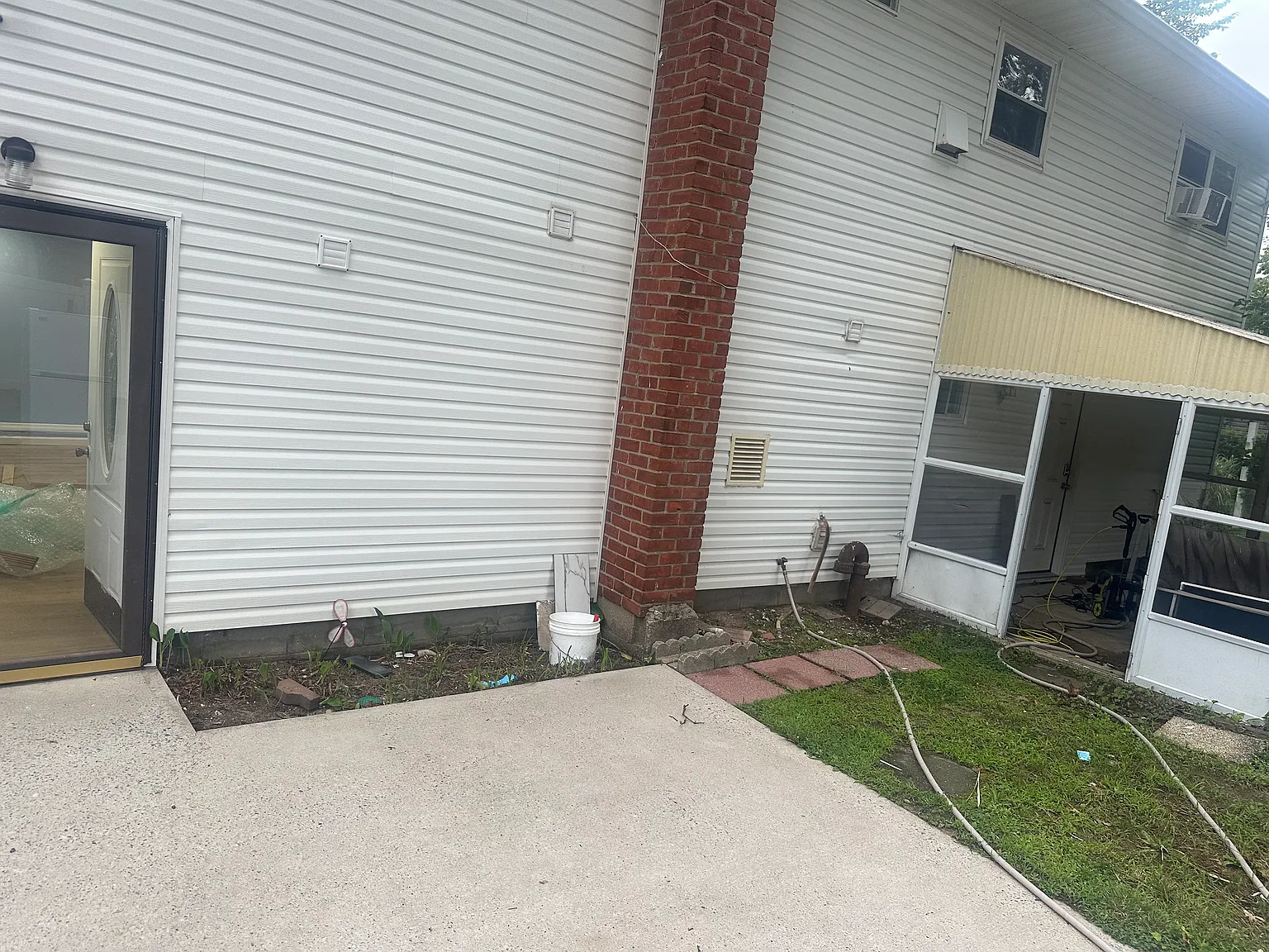 Rockland Ave, West Babylon — Photo 4