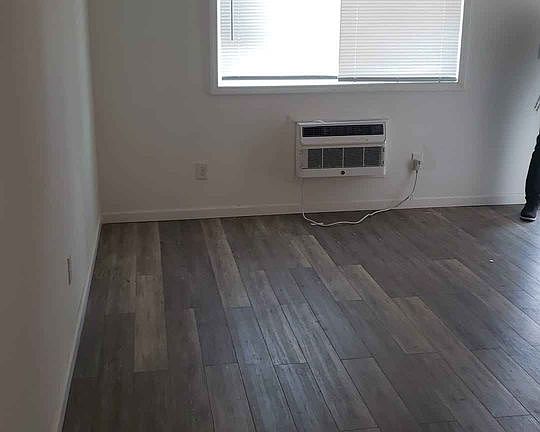 3rd image of 398 S Central Ave #Q