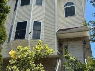 110 Fabyan Pl, Newark, NJ 07112