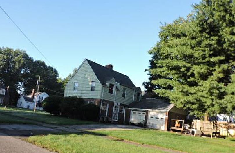 2nd image of 502 Francisca Ave