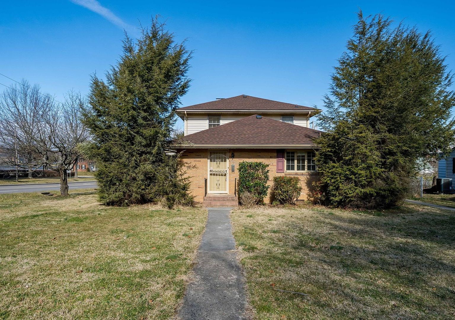 830 W Pine St, Johnson City, TN 37604 Zillow