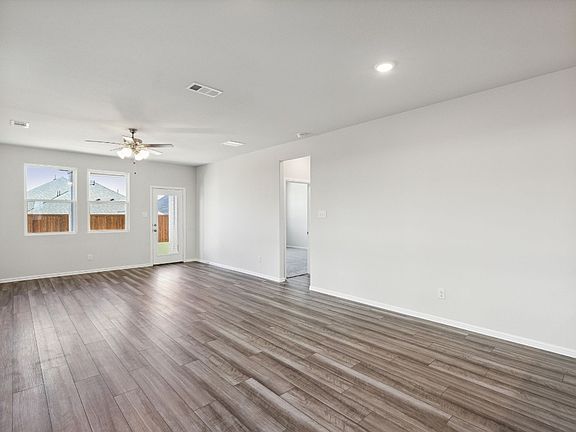 5th image of 212 Santa Lucia Dr