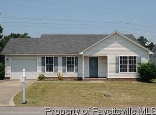 3244 Winesap Rd, Hope Mills, NC 28348