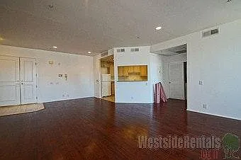 8349 Blackburn Ave #302 — Photo 18
