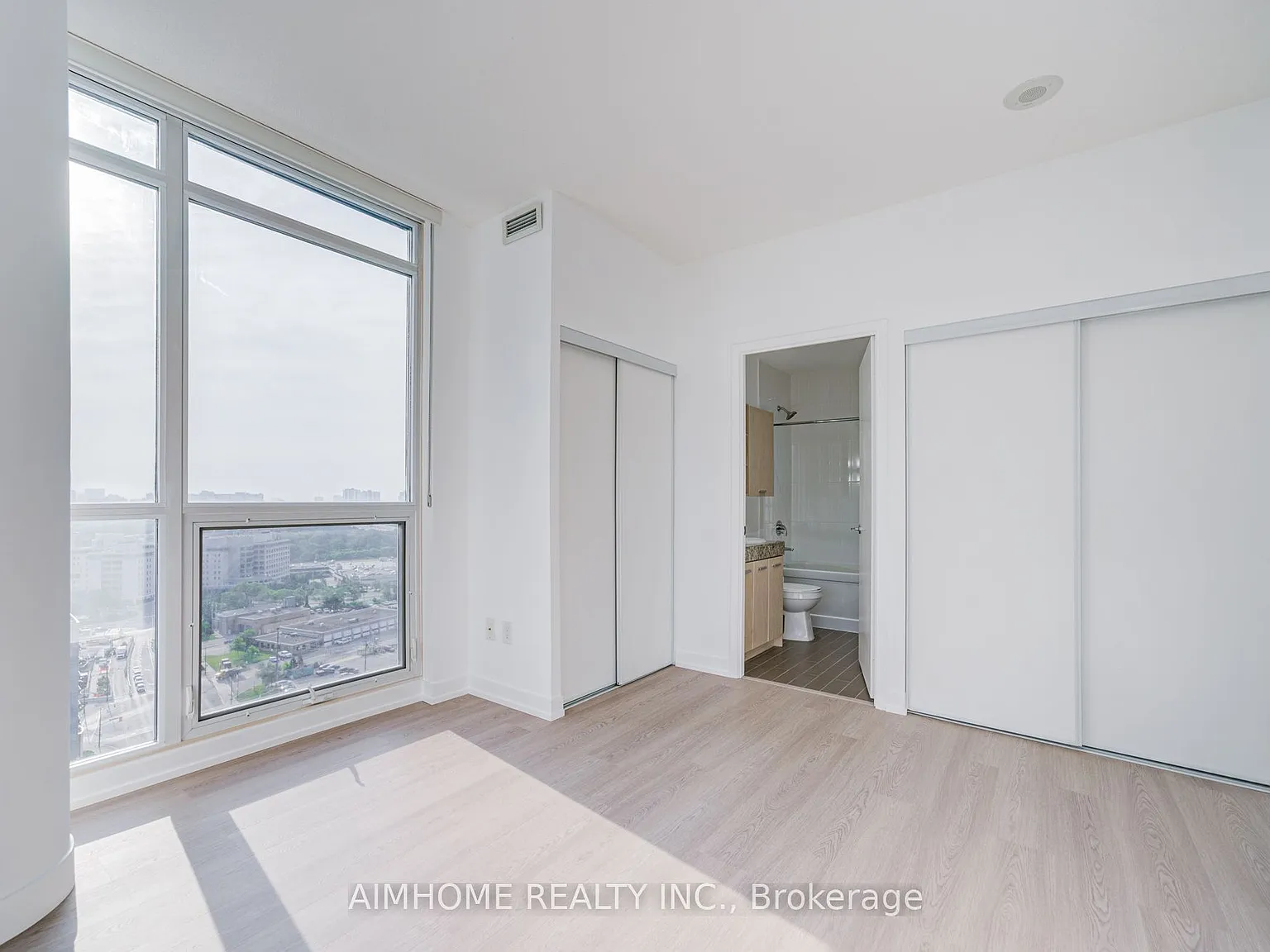 3 bed, $2,890 — Photo 2