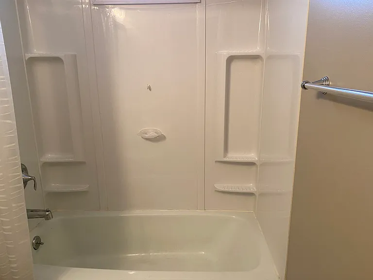 2420-2422 W Lawrence Ave #1 — Photo 7