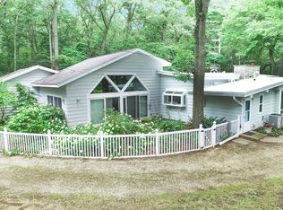 3103 Indian Point Rd, Saugatuck, MI 49453