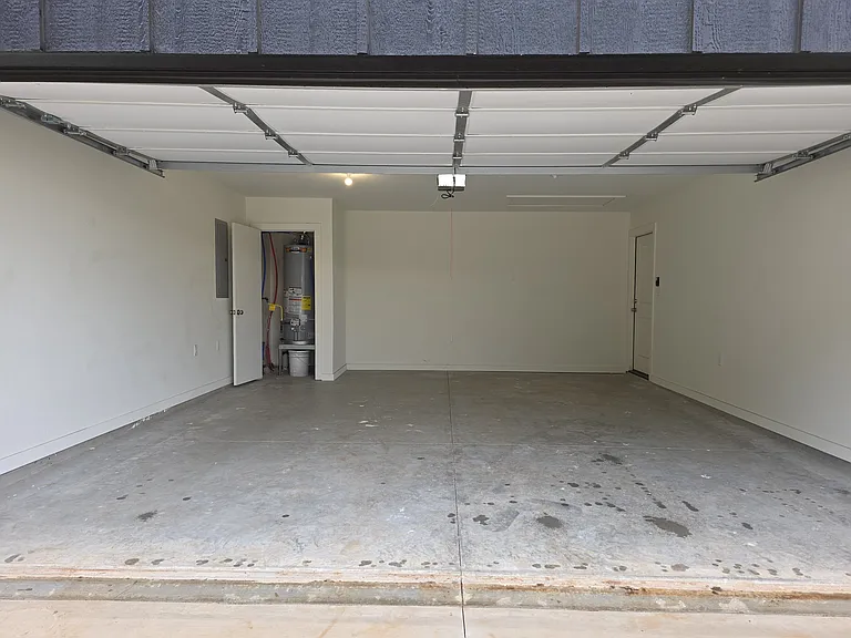309 E 5th St — Photo 21