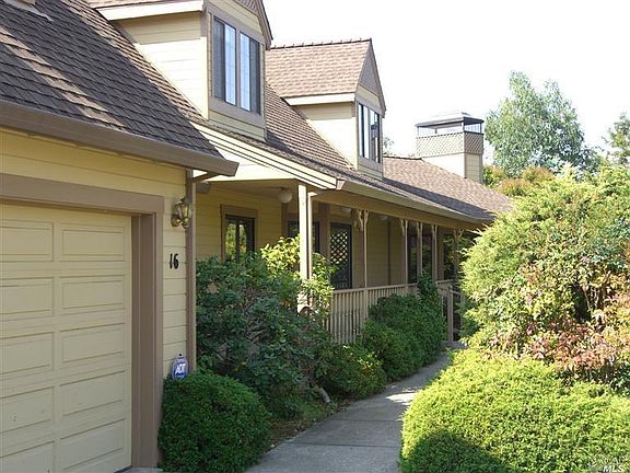2nd image of 16 Buckeye Ct
