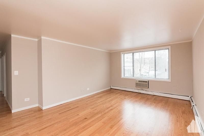 1st image of 1515 W Morse Ave APT 410