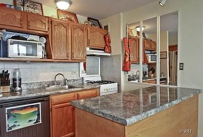 5th image of 5975 N Odell Ave Unit 6H