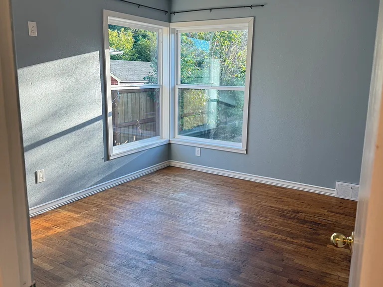 732 S Monroe St — Photo 16