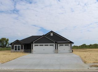 2415 Payne Farm Rd, Holts Summit, MO 65043