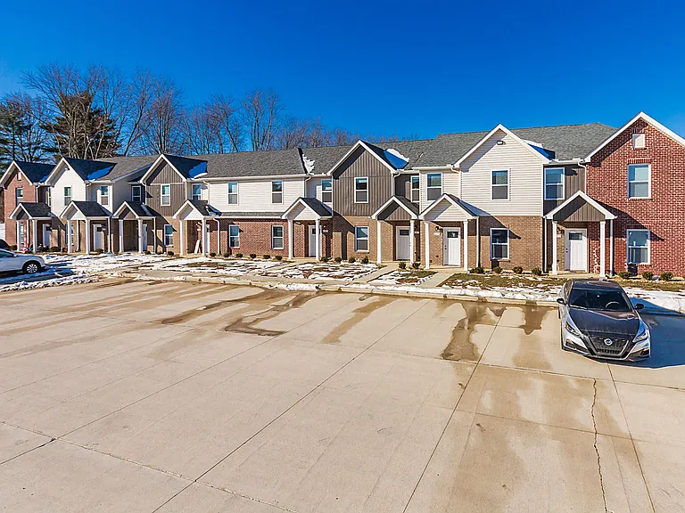4327 Otter Creek Dr — Photo 2