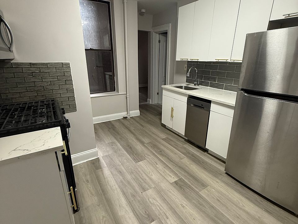 1st image of 5004 Palisades Ave #24