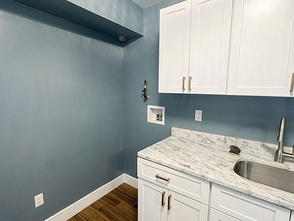 3rd image of 32 Holland St #1