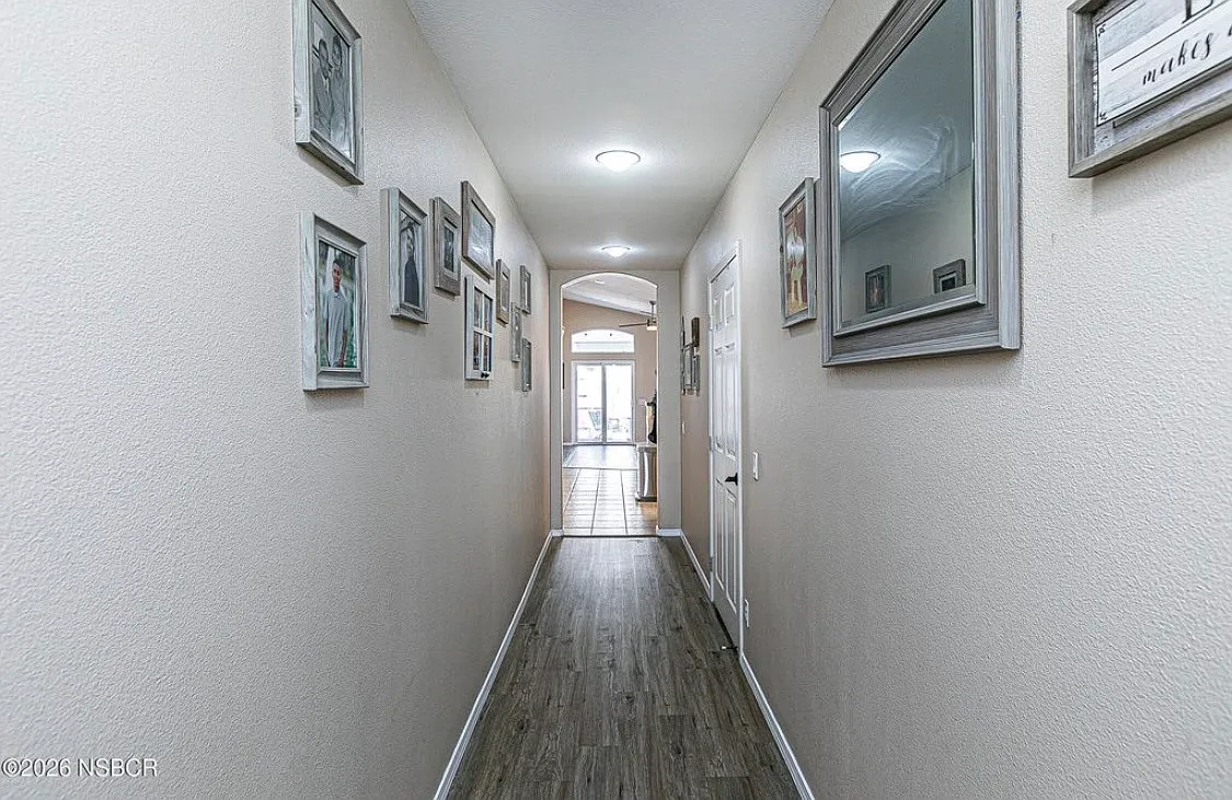 5 bed, 2212 sqft, $5,200 — Photo 3