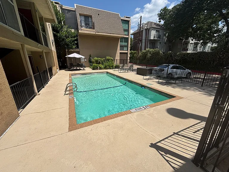 4044 Buena Vista St #111 — Photo 19