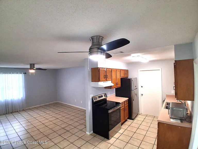 500 Sylvia Rd — Photo 4