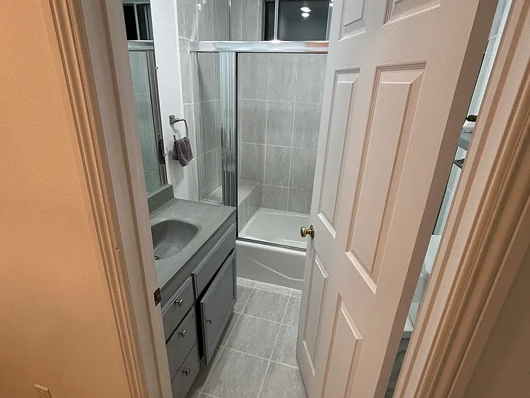 11741 Benfield Ave — Photo 20