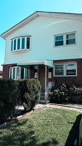 83-43 241 Photo 1