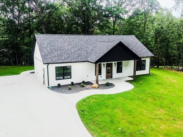 352 Pulley St, Erin, TN 37061