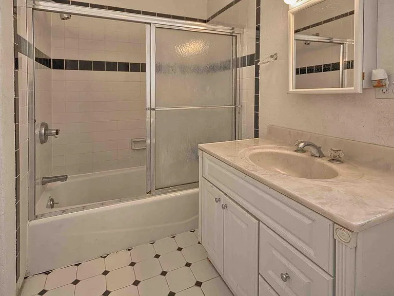 4252 Botanical Ave #2 — Photo 10