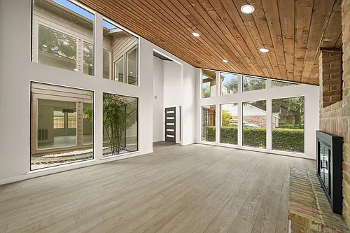 3010 Manila Ln Photo 1