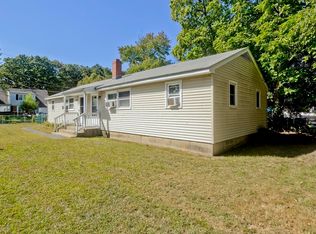 83 Lamont St, Springfield, MA 01119