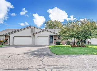 853 Harvest Dr, Holland, MI 49423