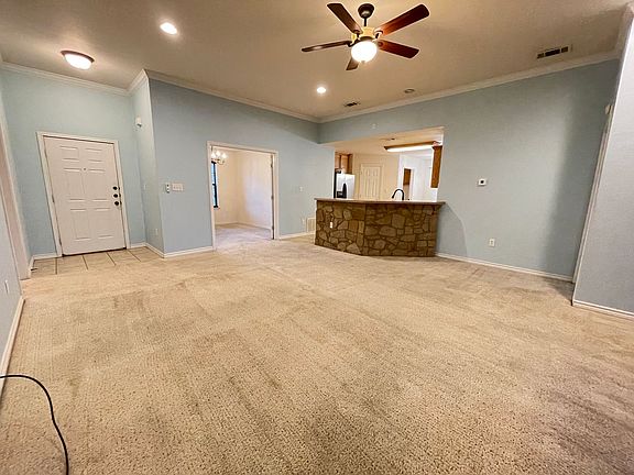 4th image of 2409 Merle Dr