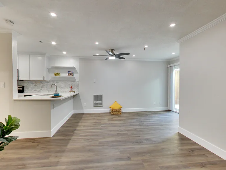 378 Van Buren - Renovated 2bed and 1bed units - Beautiful Building! — Photo 113