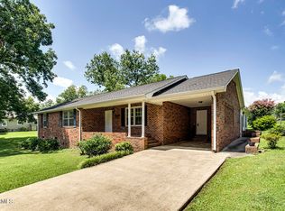 220 Wilkins Ave, Etowah, TN 37331