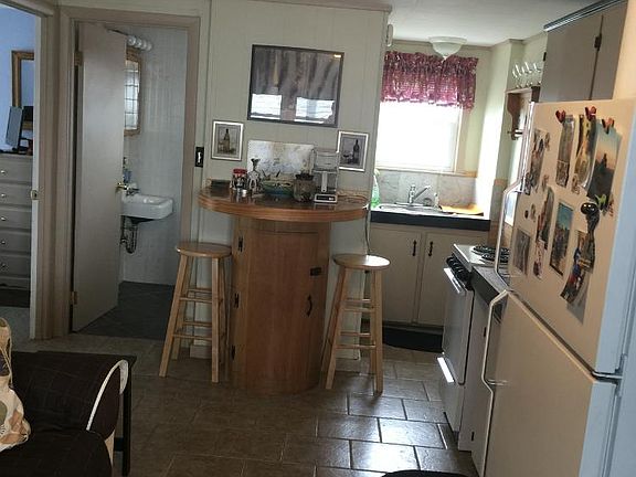 Living and kitchen space