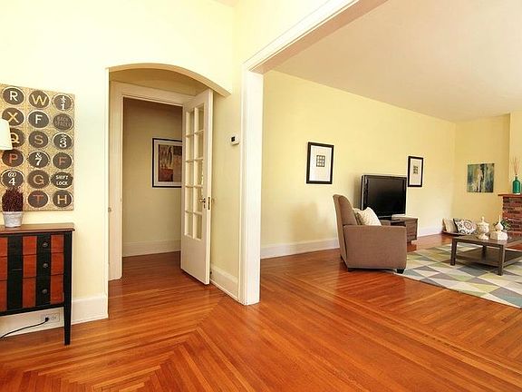 4th image of 762 Betula Ave