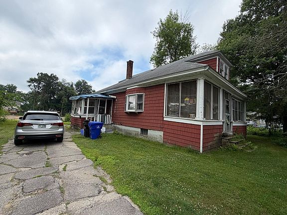 2nd image of 28 Merrimack Street