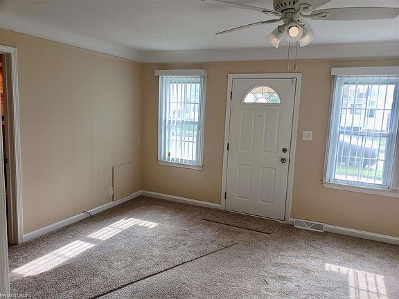 5th image of 26210 Clancy St