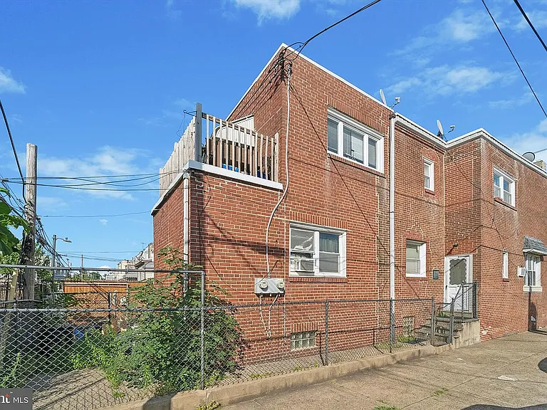 2842 Cedar St #2 — Photo 14