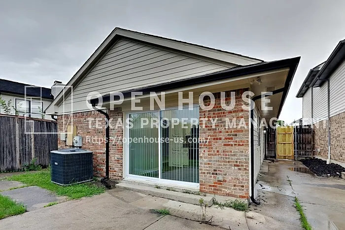 2102 Holly Hill Ln — Photo 19