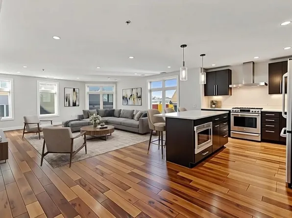 112 W 9th St Unit 2, South Boston, MA 02127