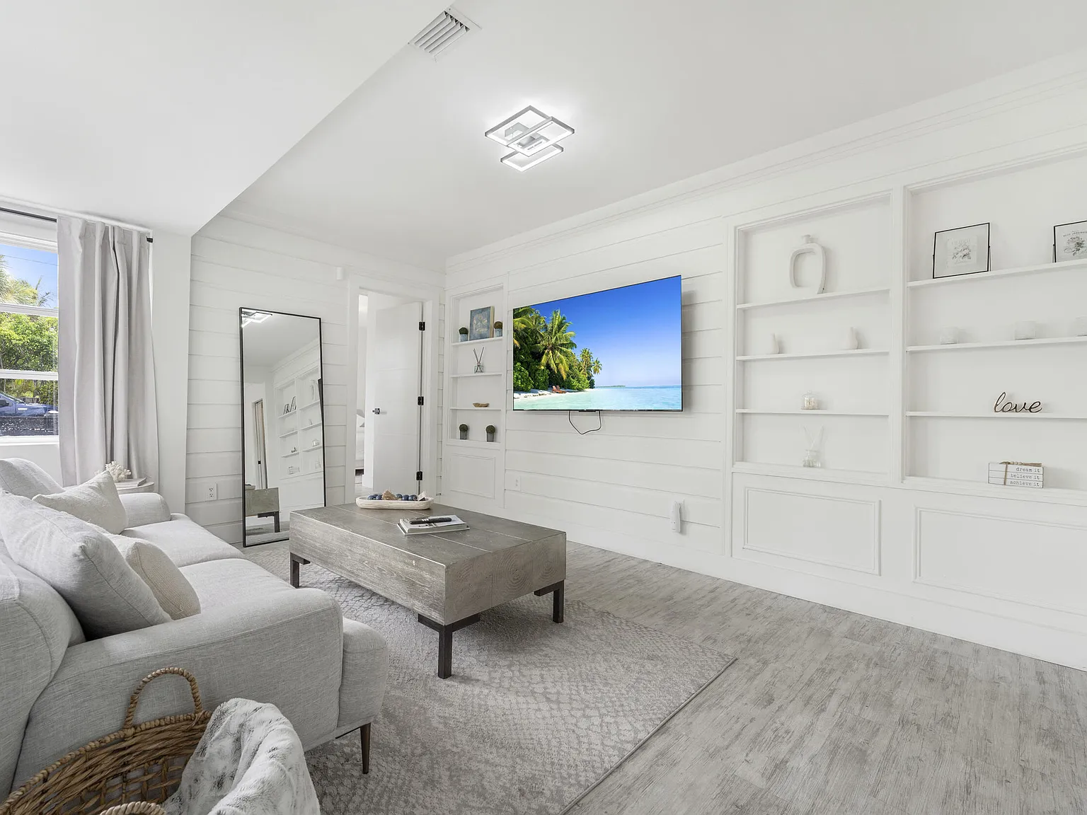 2 bed, 2.0 bath, 1024 sqft, $3,600 — Photo 2