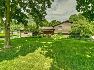 242 Parkview Dr, Rochester, NY 14625