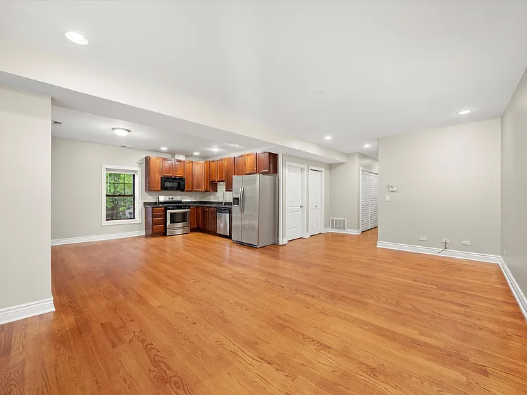 6300 N Rockwell St #B2 — Photo 11