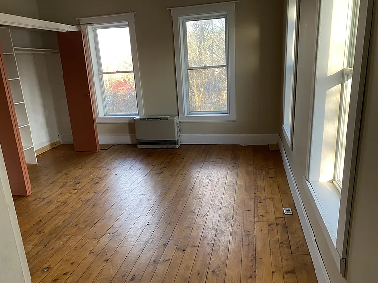 20 Petes Greens Rd E — Photo 12