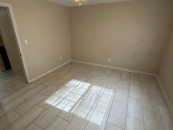 3rd image of 1810 Pasco St APT 1
